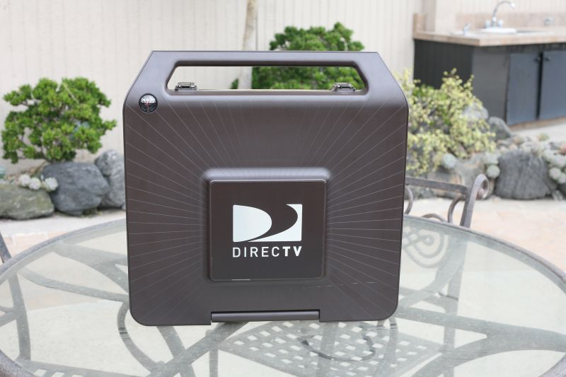 Illustration for article titled Exclusive Pics from USA Today's DirecTV Sat-Go Grope
